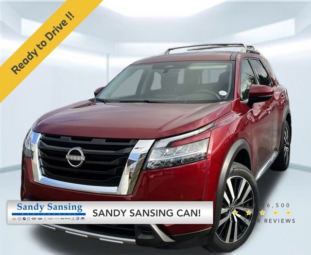 2024 Nissan Pathfinder Platinum's photo