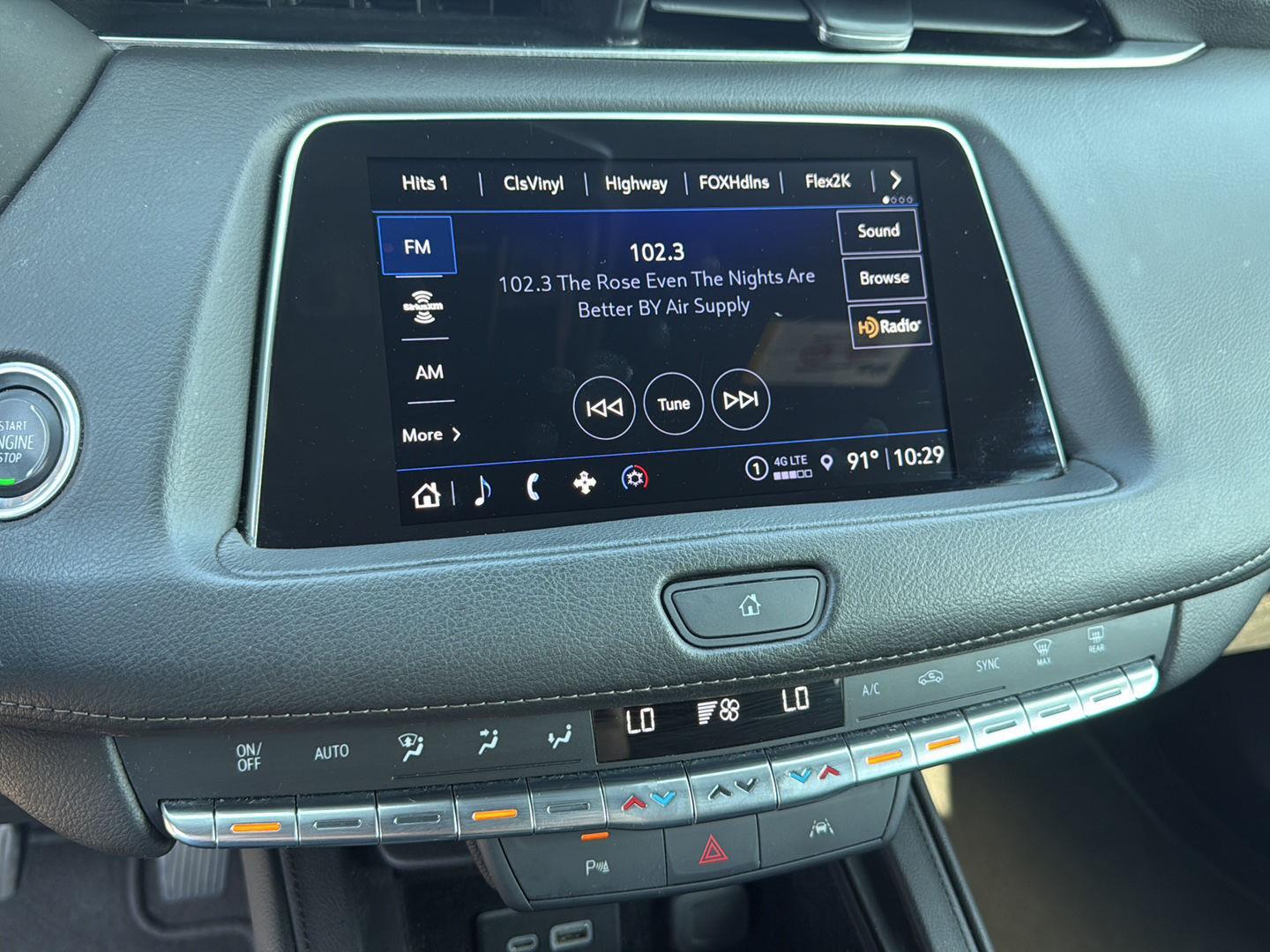 2023 Cadillac XT4 Premium Luxury photo 4