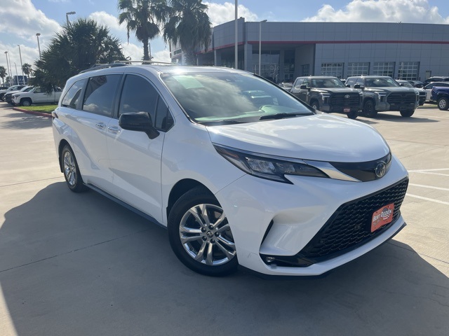 2022 Toyota Sienna XSE 7-Passenger