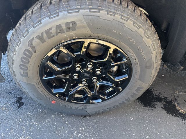 2025 Ford F-150 XLT photo 2