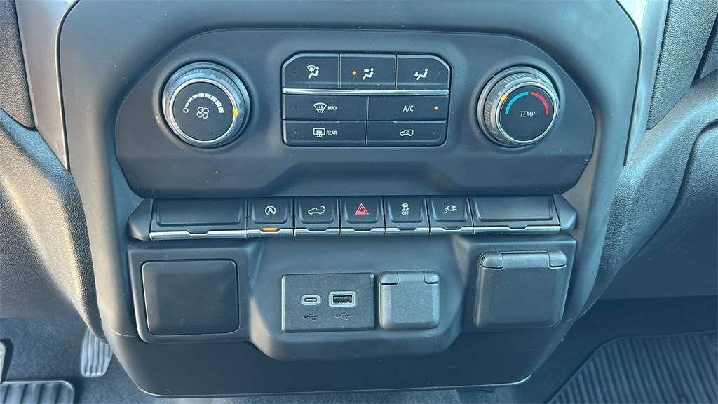 2021 Chevrolet Silverado 1500 Custom photo 35