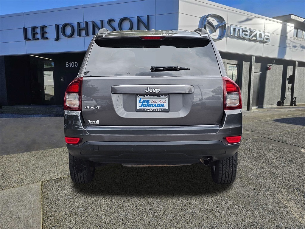 2017 Jeep Compass Sport photo 3