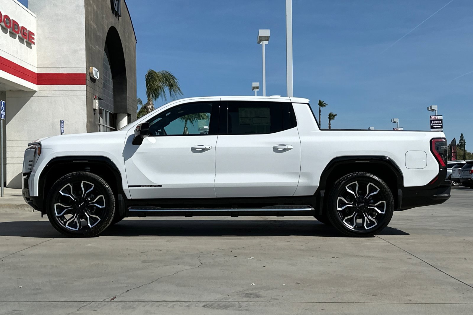 2025 Gmc Sierra EV Denali photo 2