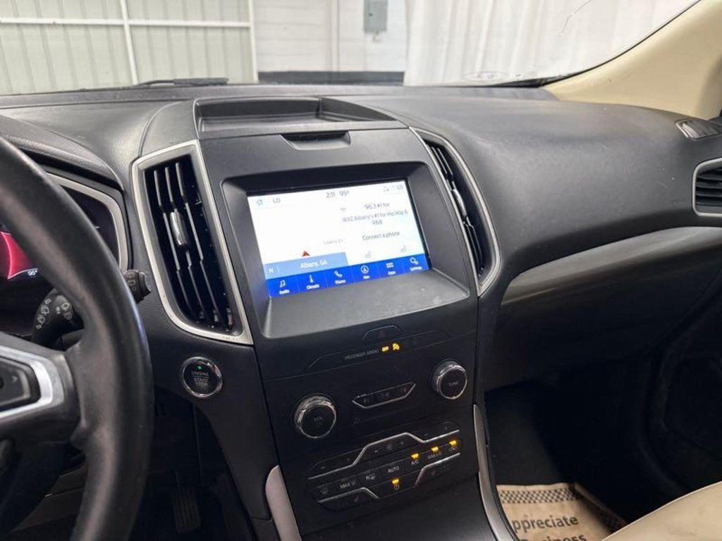 2020 Ford Edge SEL photo 4