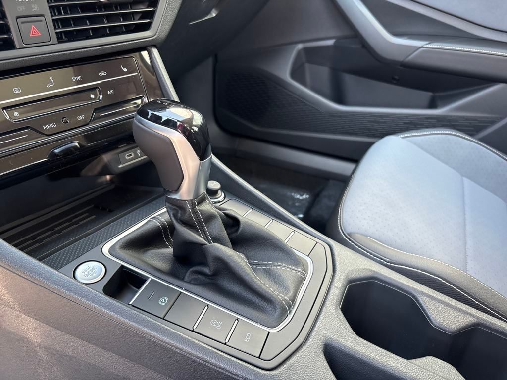 2025 Volkswagen Jetta 1.5T SE photo 21