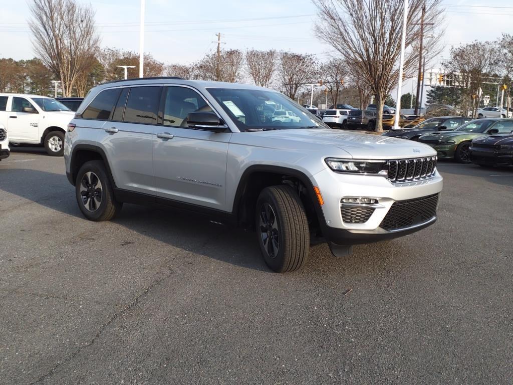 2024 Jeep Cherokee 4xe Sport photo 3