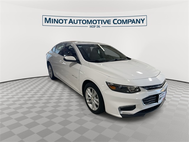Used 2018 Chevrolet Malibu 1LT with VIN 1G1ZD5ST3JF216884 for sale in Minot, ND