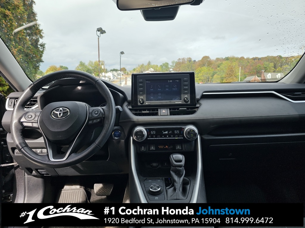 2022 Toyota RAV4 Hybrid XLE photo 14