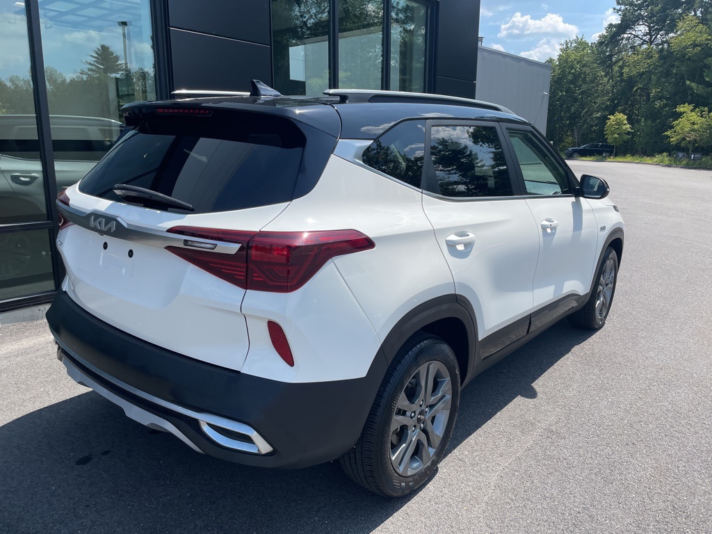2023 Kia Seltos S photo 3