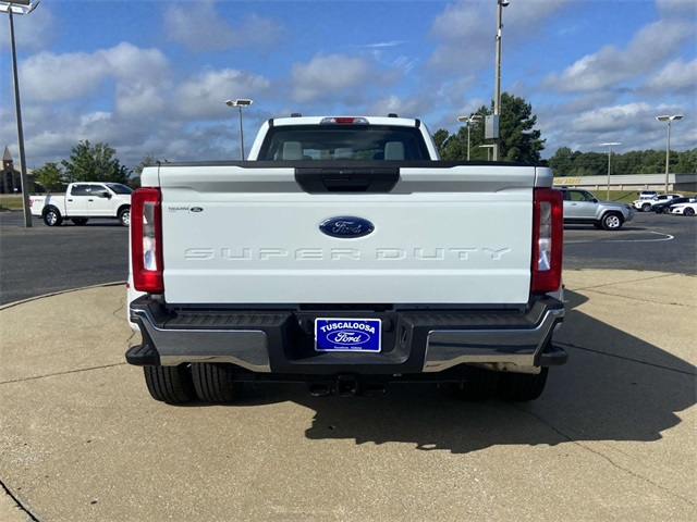 2025 Ford F-350 photo 3