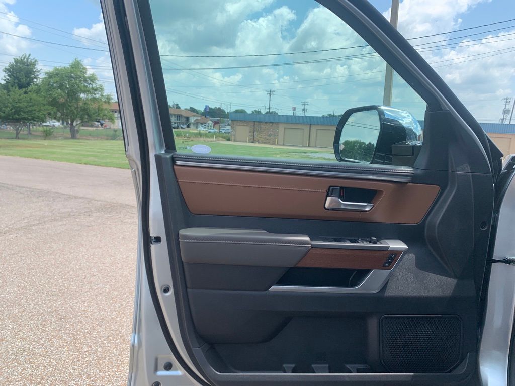 2025 Toyota Tundra 1794 Edition CrewMax photo 10
