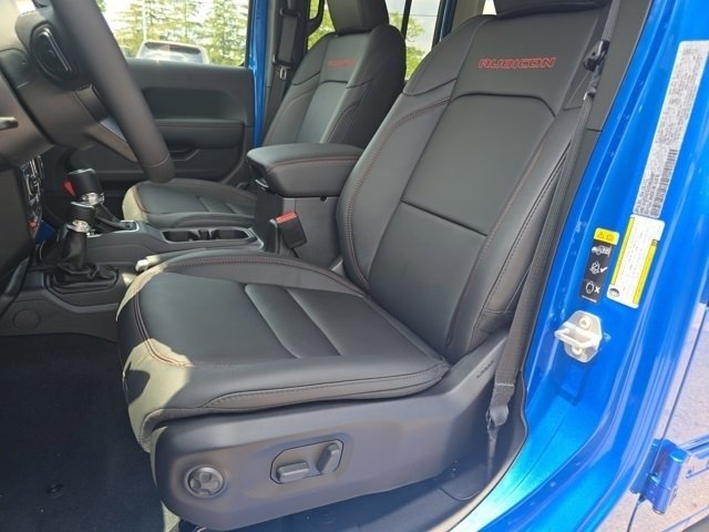 2025 Jeep Wrangler Rubicon photo 4