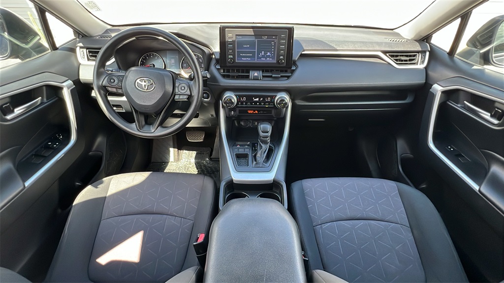 2019 Toyota RAV4 XLE photo 6