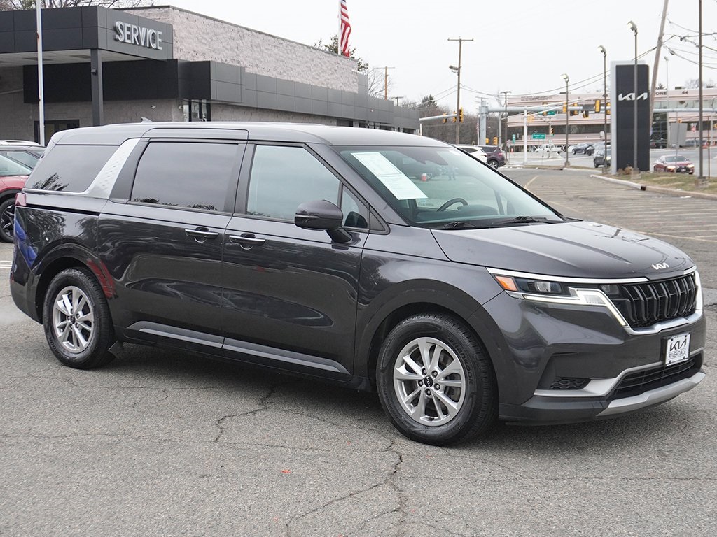 Used 2022 Kia Carnival LX Seat Pkg with VIN KNDNB4H31N6097803 for sale in Riverdale, NJ