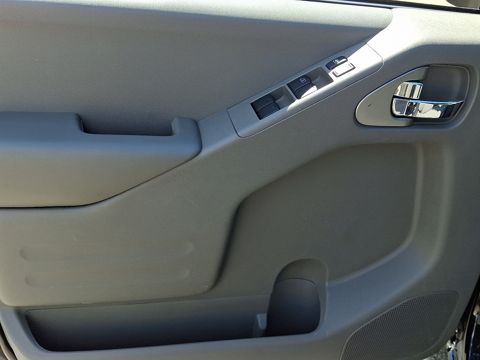 2021 Nissan Frontier SV Crew Cab photo 11