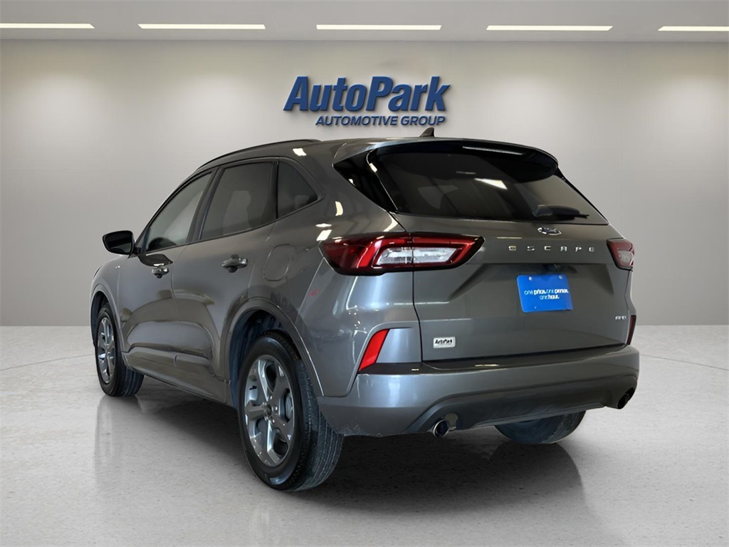 2024 Ford Escape ST-Line photo 2