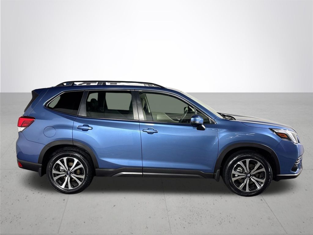 2022 Subaru Forester Limited photo 5