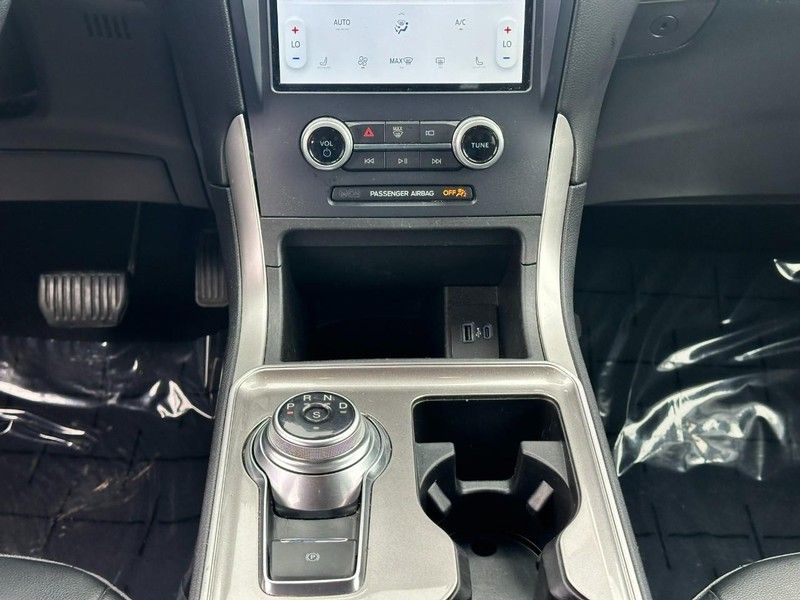 2023 Ford Edge SEL photo 13