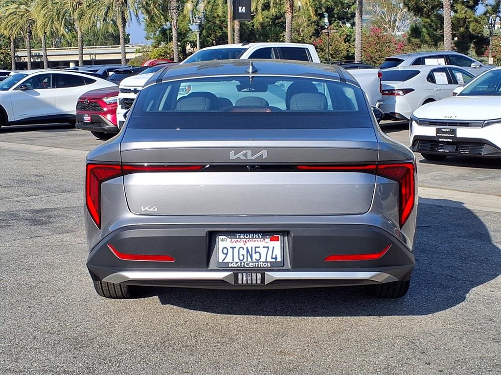 2025 Kia K4 EX photo 3