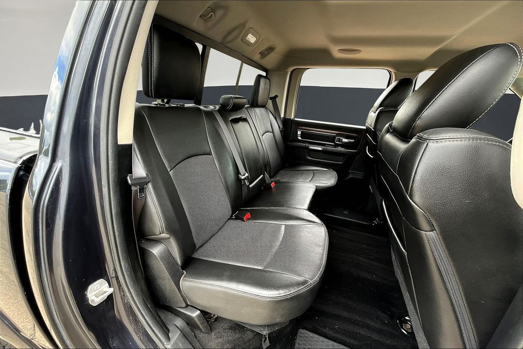 2015 Ram 1500 Laramie photo 17