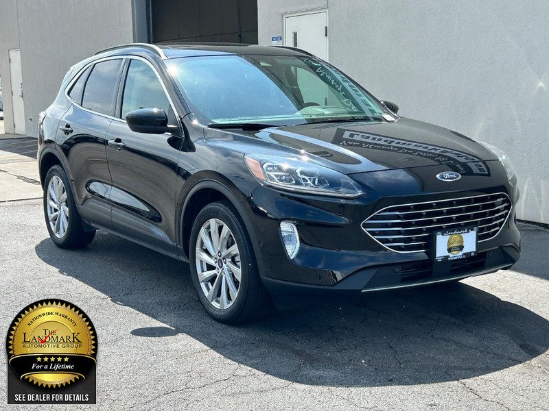 2021 Ford Escape Titanium photo 2