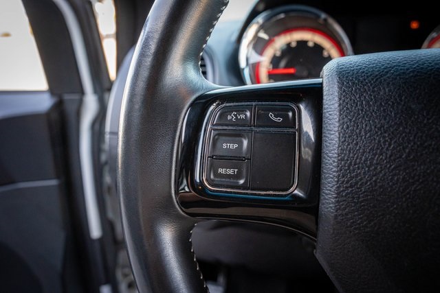 2017 Dodge Grand Caravan SE Plus Blacktop photo 18