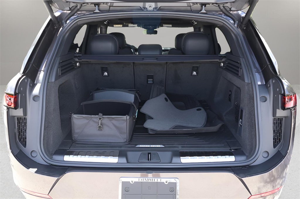 2025 Land Rover Range Rover Sport SE photo 16