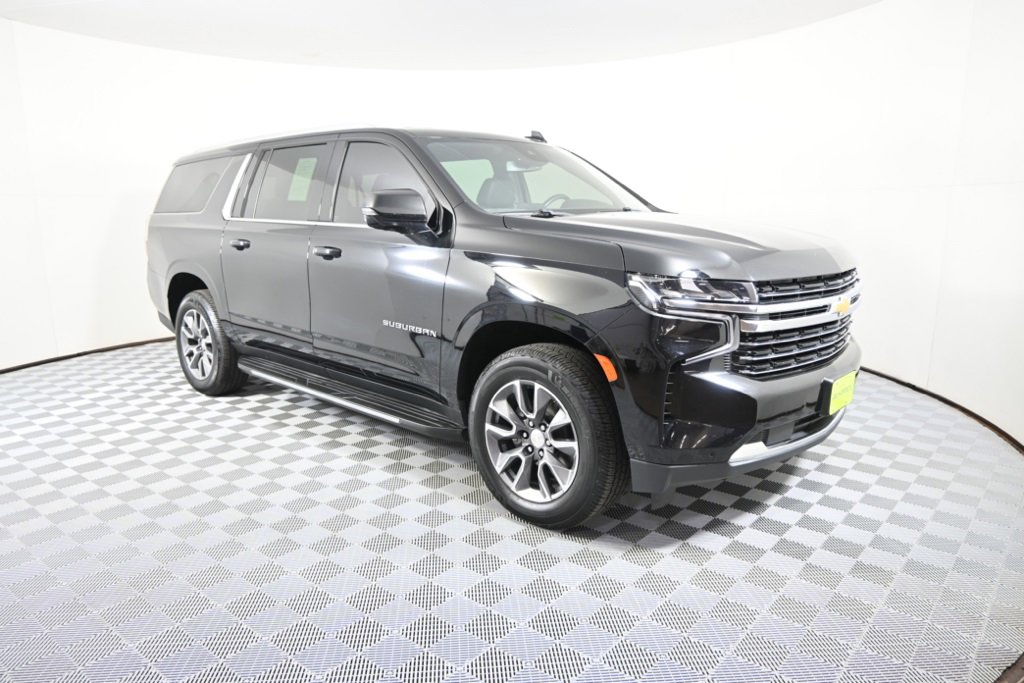 2023 Chevrolet Suburban LT photo 9