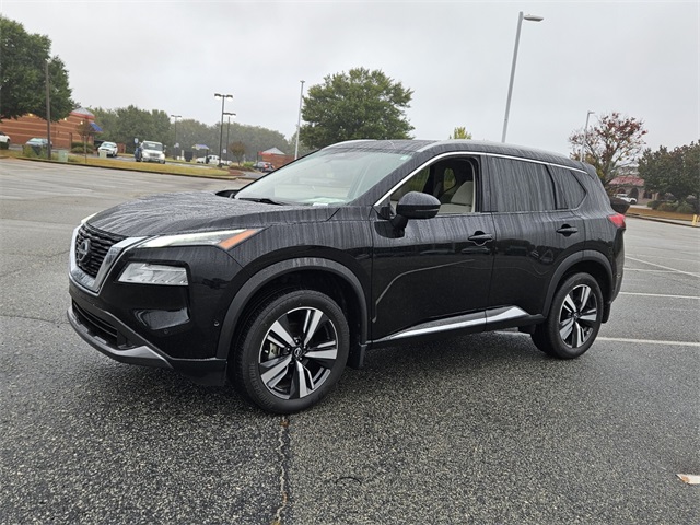 2023 Nissan Rogue SL photo 2