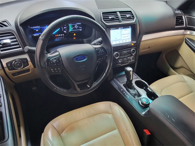 2017 Ford Explorer XLT photo 31