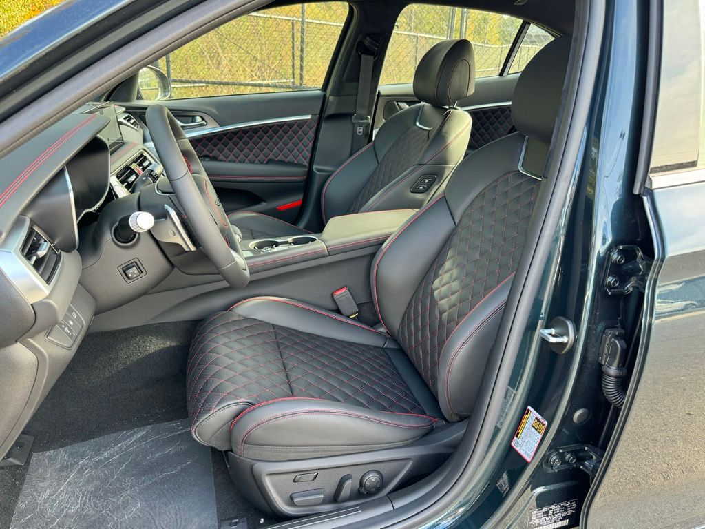 2025 Genesis G70 3.3T Sport Advanced photo 17