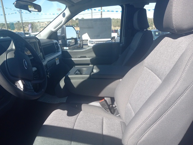 2026 Ford F-350 photo 3