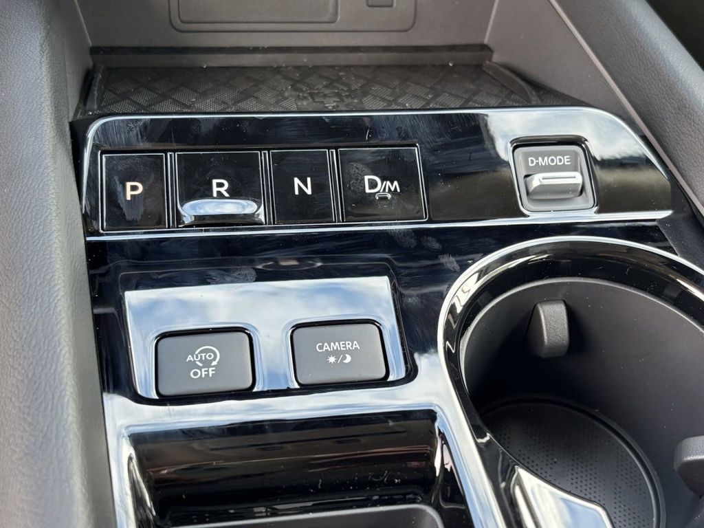 2025 Nissan Murano SL photo 15