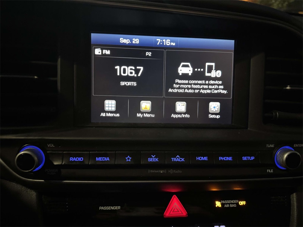 2020 Hyundai Elantra SEL photo 18