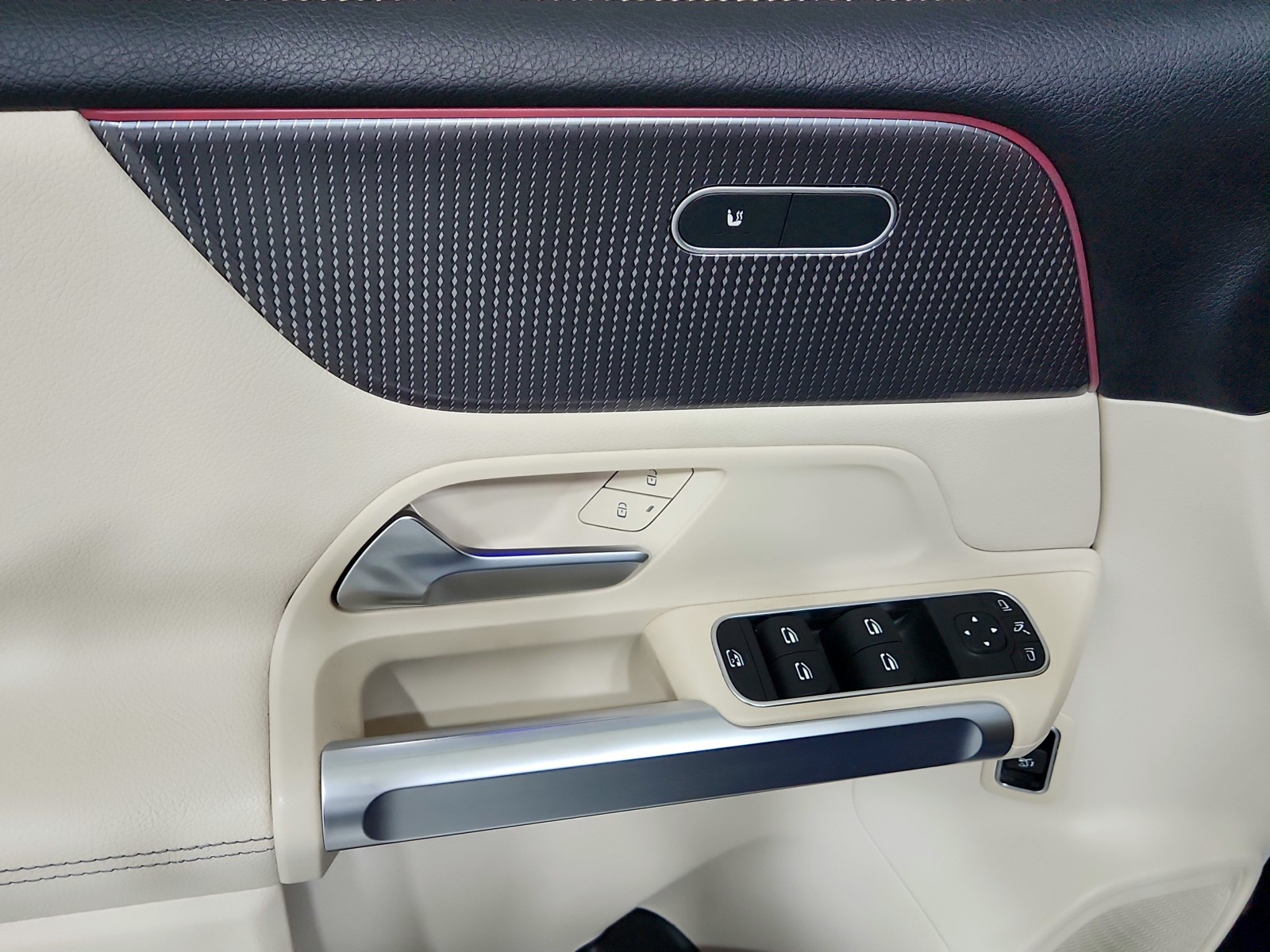 2022 Mercedes Benz GLB 250 photo 29