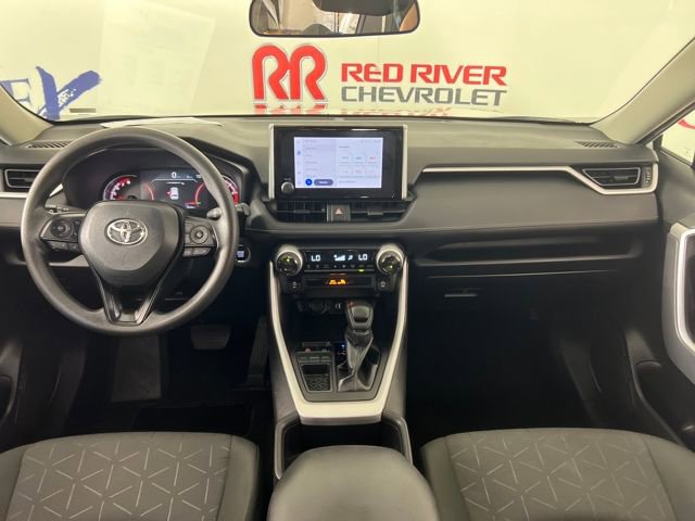 2024 Toyota RAV4 XLE photo 10