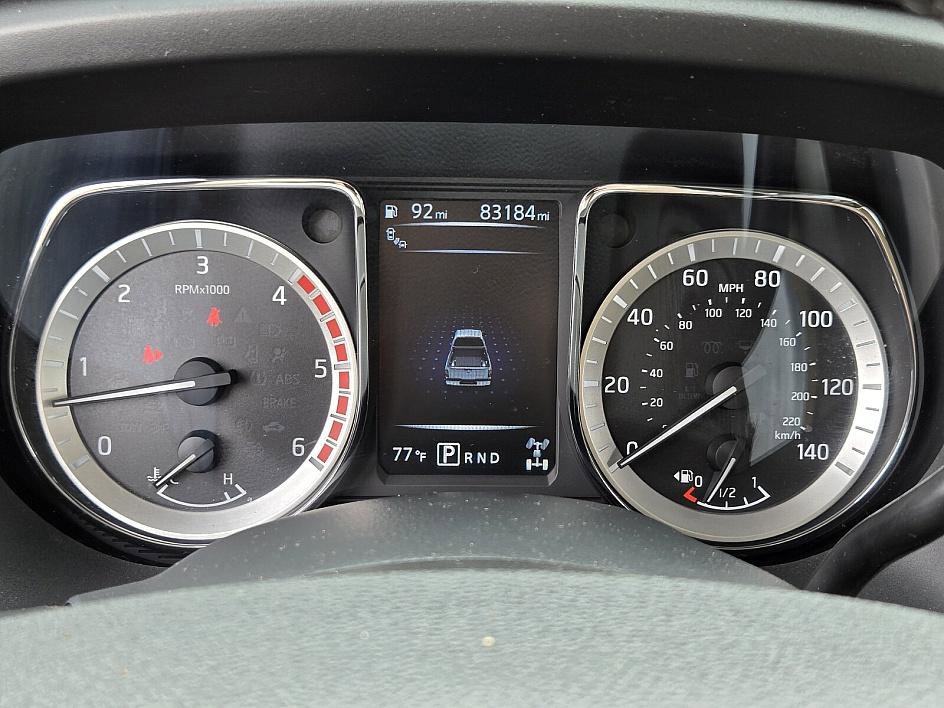 2016 Nissan Titan SV photo 16