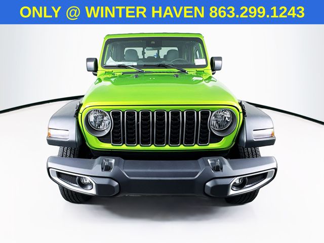 2025 Jeep Gladiator Sport S photo 2