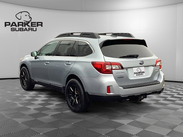2016 Subaru Outback Limited photo 3