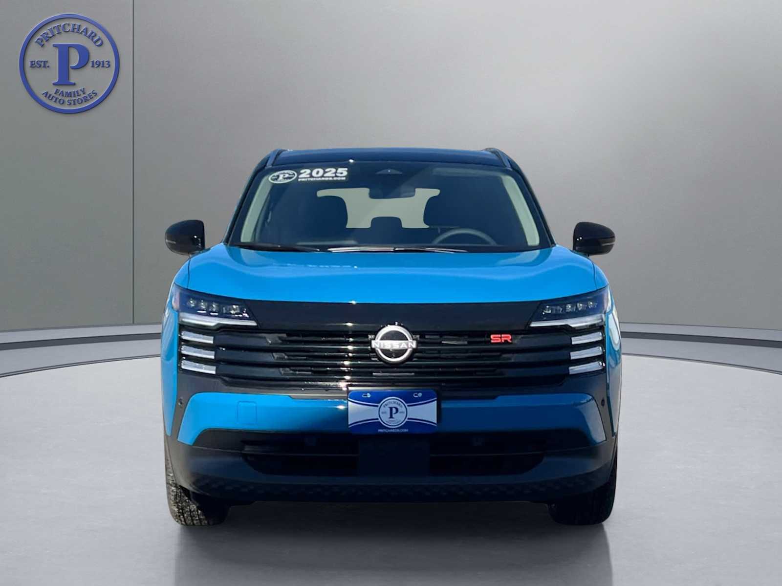 2025 Nissan Kicks SR photo 2