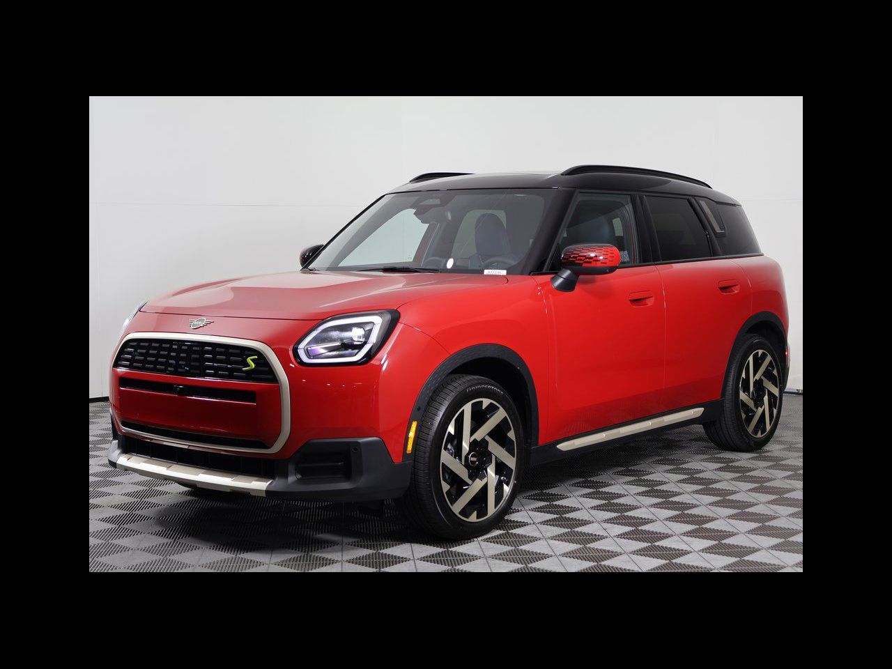 2025 MINI Countryman SE's photo