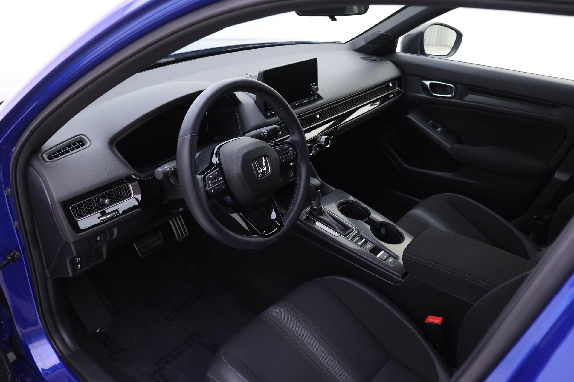 2022 Honda Civic Sport photo 3