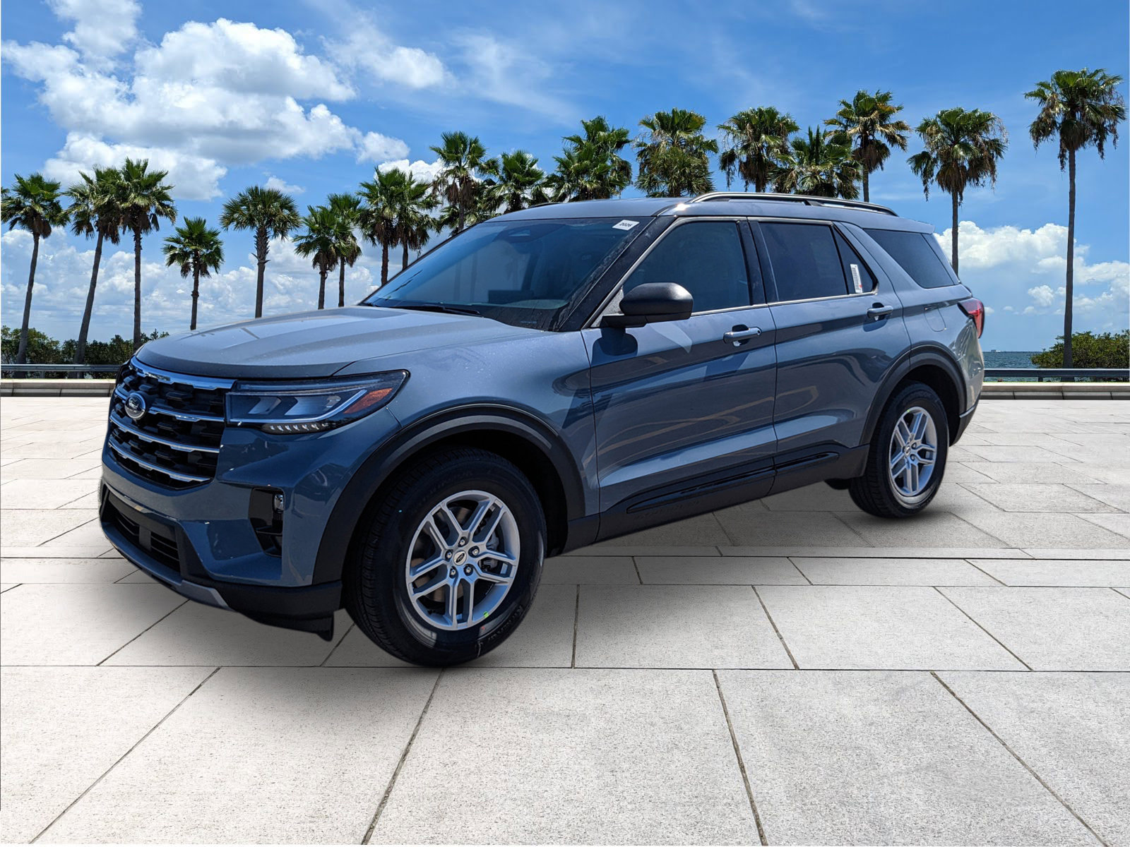 2026 Ford Explorer photo 2