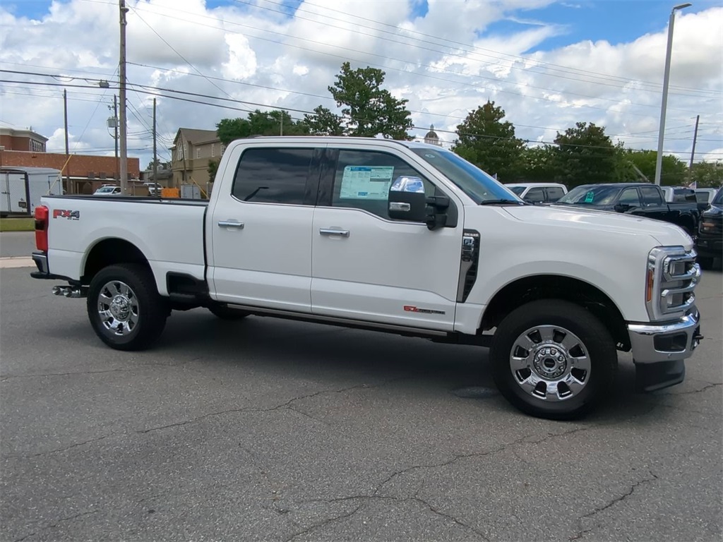 2025 Ford F-350 King Ranch photo 2