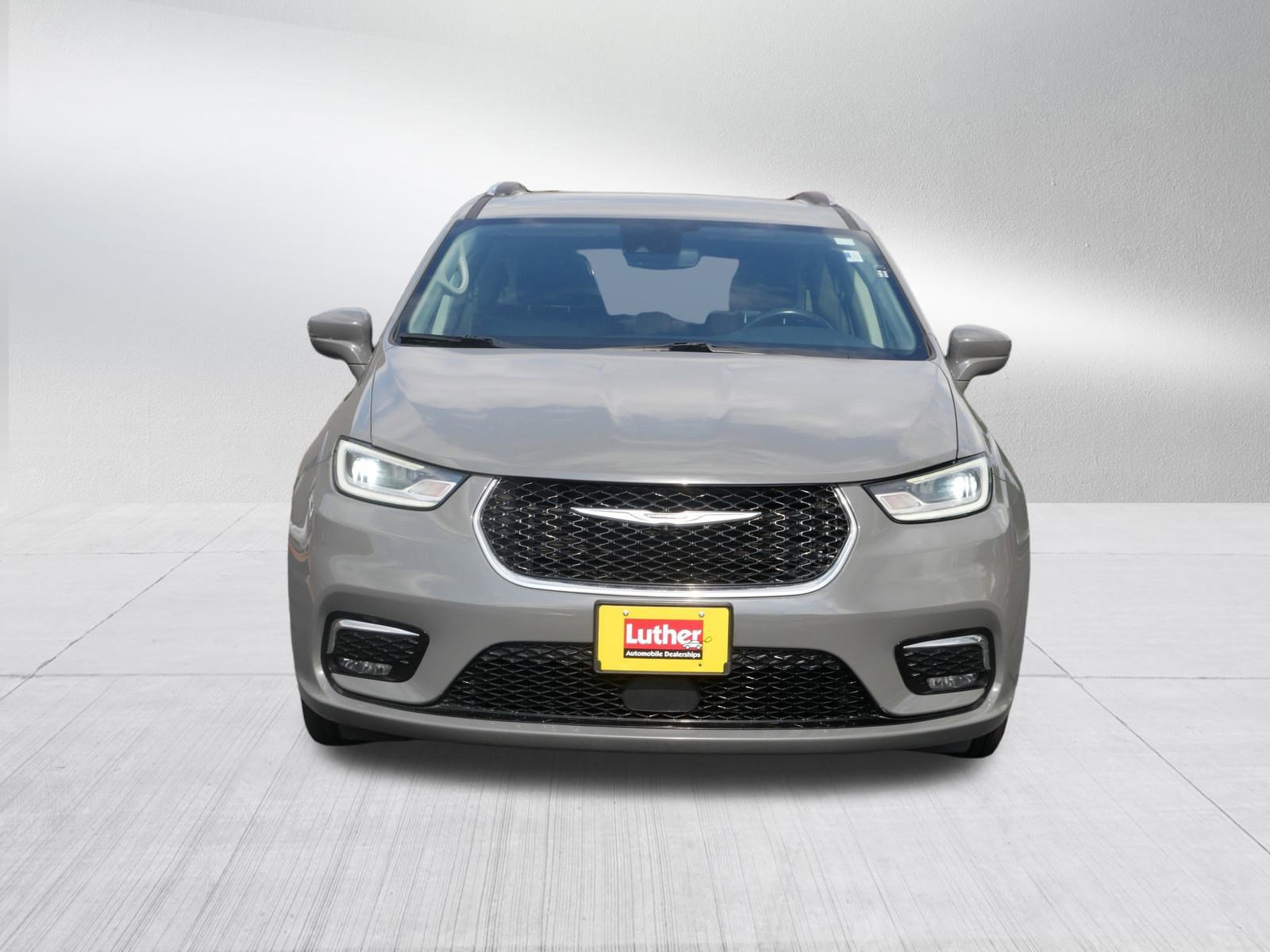 Used 2021 Chrysler Pacifica Touring L with VIN 2C4RC1BGXMR528140 for sale in Minneapolis, Minnesota