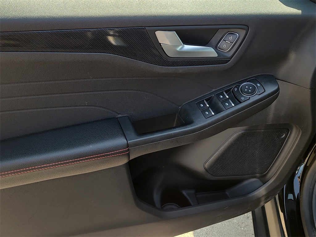 2024 Ford Escape ST-Line photo 19