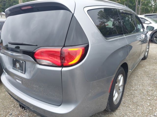 2019 Chrysler Pacifica Touring Plus photo 8