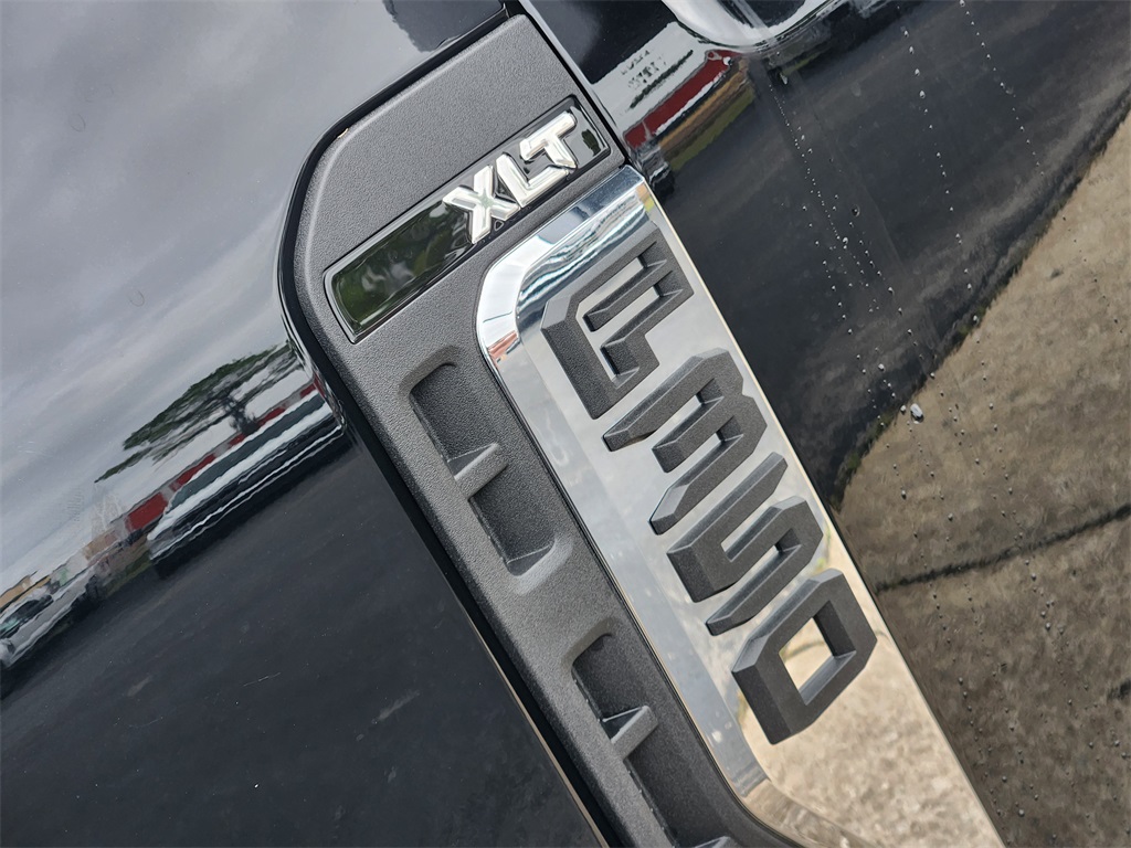 2026 Ford F-350 photo 8