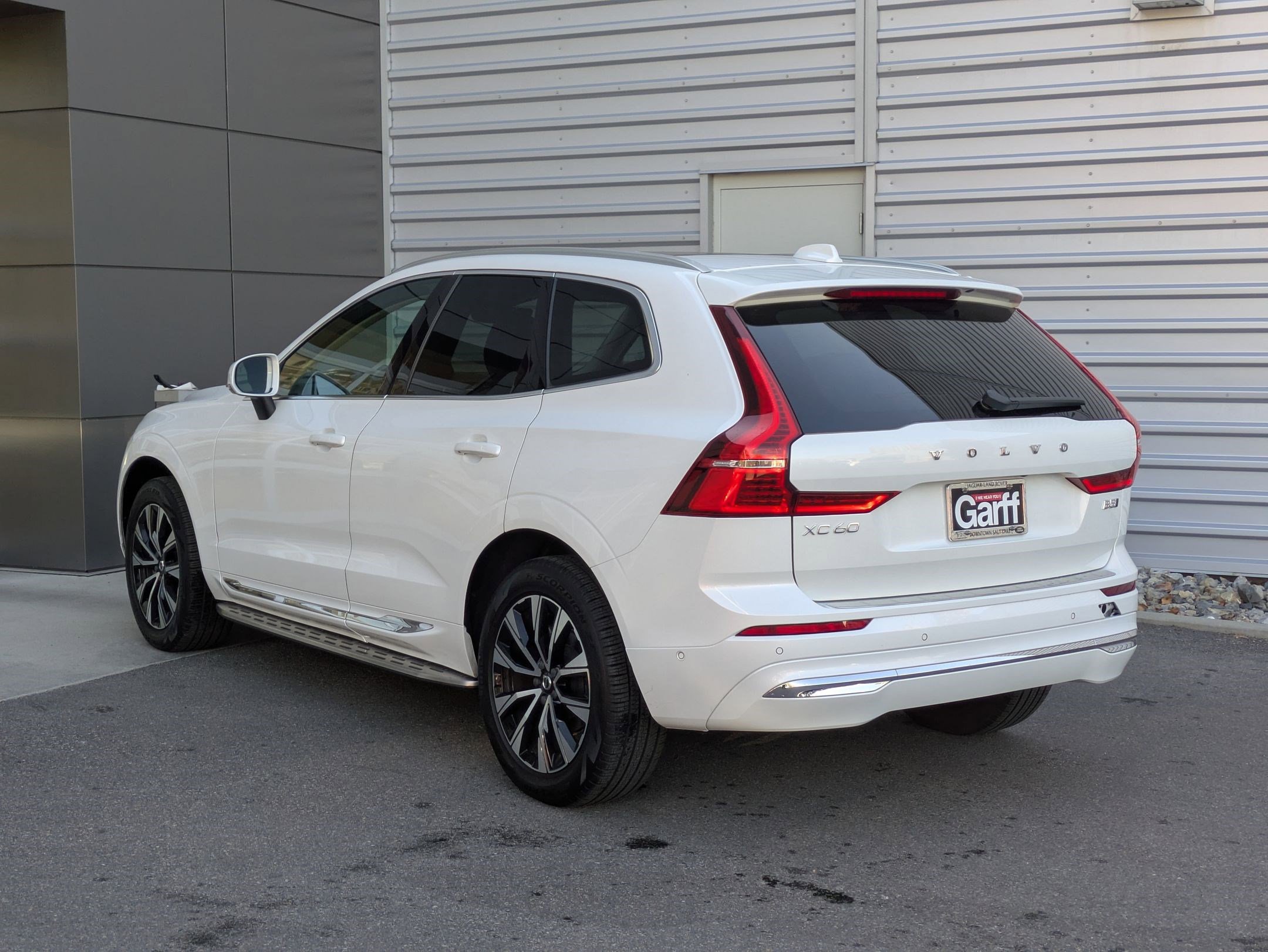 2023 Volvo XC60 Plus photo 3