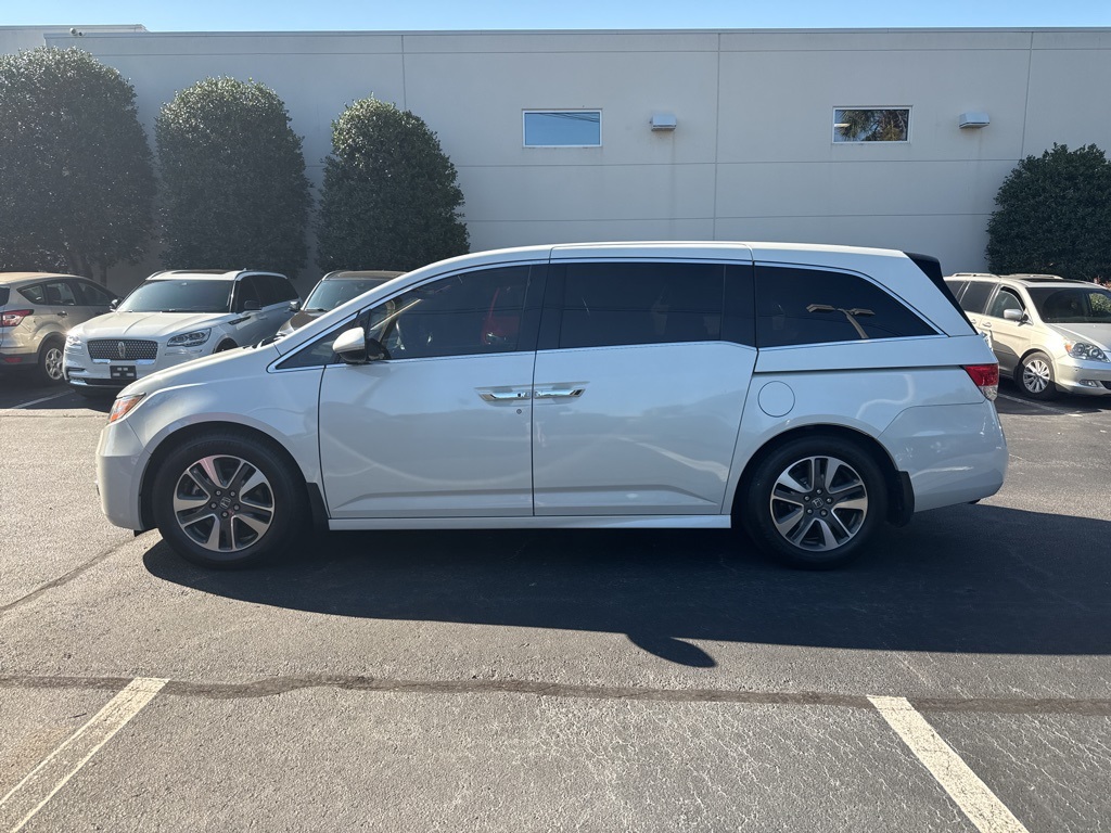 2016 Honda Odyssey Touring Elite photo 6